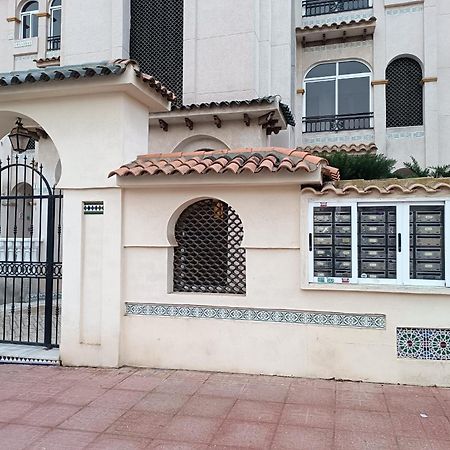 Residencia Alhambra Los Cisnes Торрев'єха Екстер'єр фото
