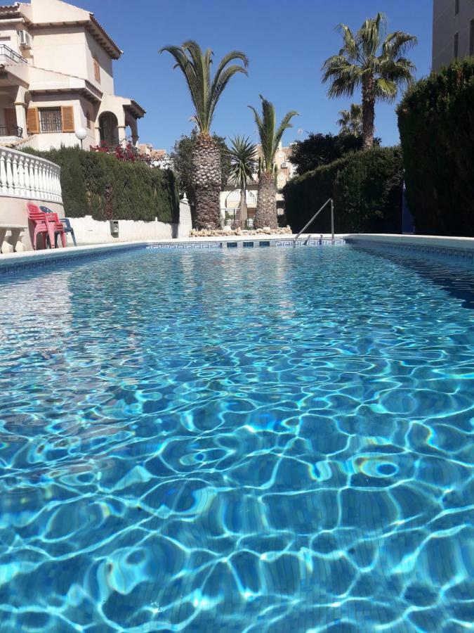 Residencia Alhambra Los Cisnes Торрев'єха Екстер'єр фото