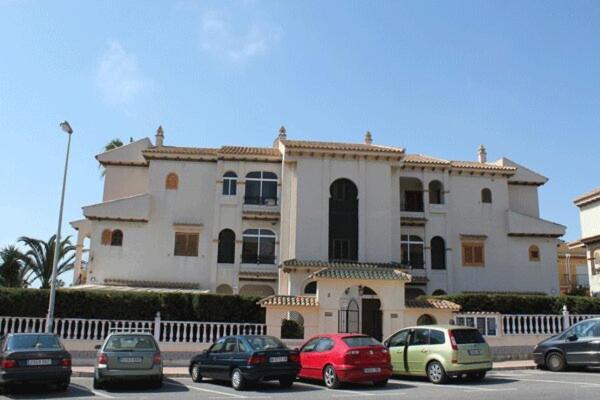 Residencia Alhambra Los Cisnes Торрев'єха Екстер'єр фото
